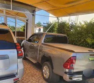 Toyota Hilux 2019 Silver