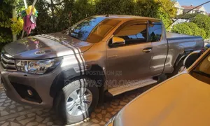 Toyota Hilux 2019 Silver