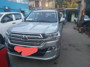 Toyota Land Cruiser 2016 Silver