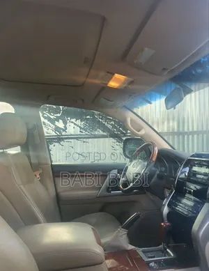 Toyota Land Cruiser 2016 Silver