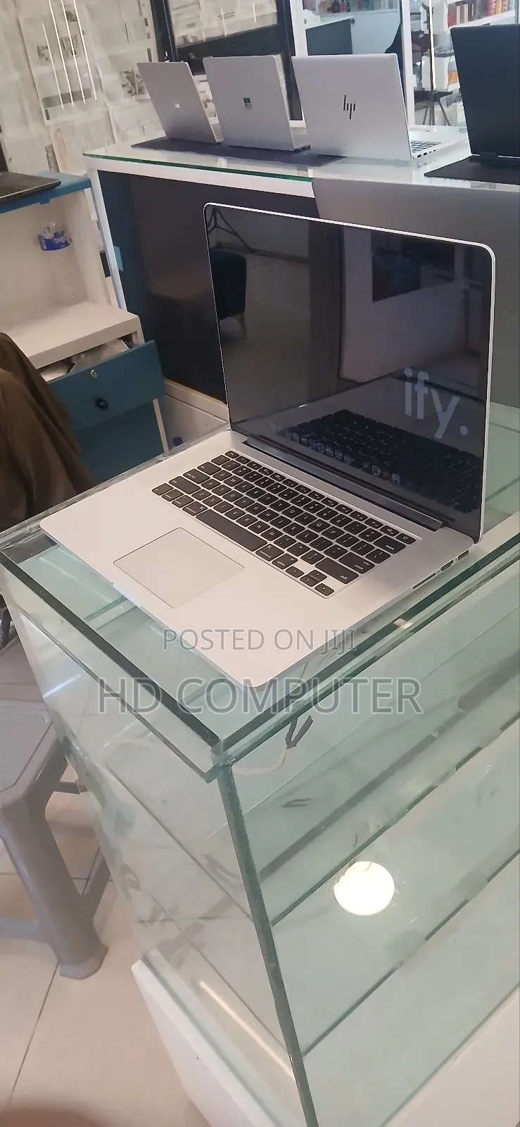 New Laptop Apple MacBook Pro 2015 16GB Intel Core I7 SSD 256GB