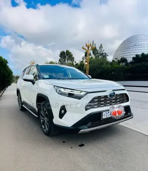 Toyota RAV4 2024 White