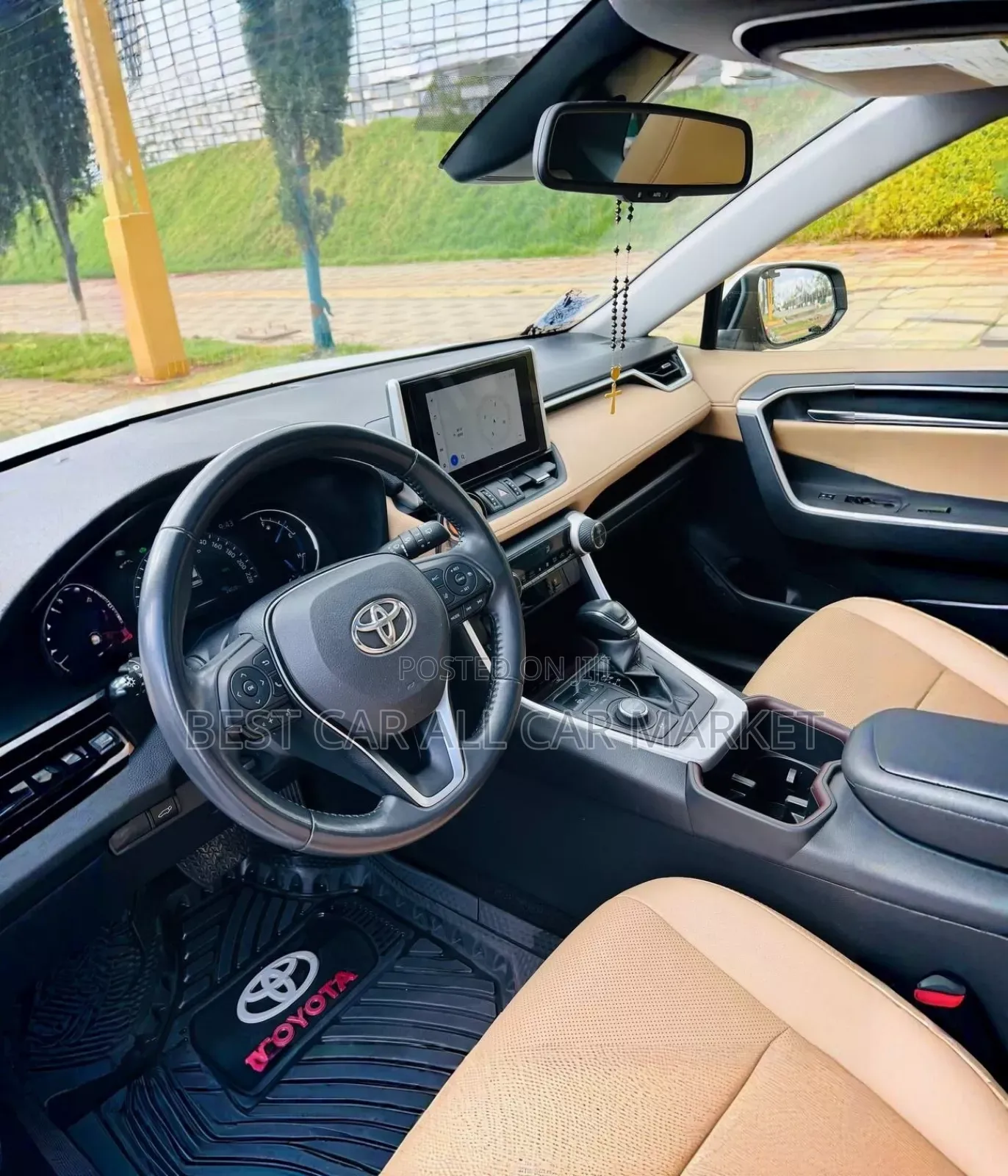 Toyota RAV4 2024 White