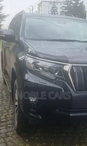 Toyota Land Cruiser Prado 2023 Black