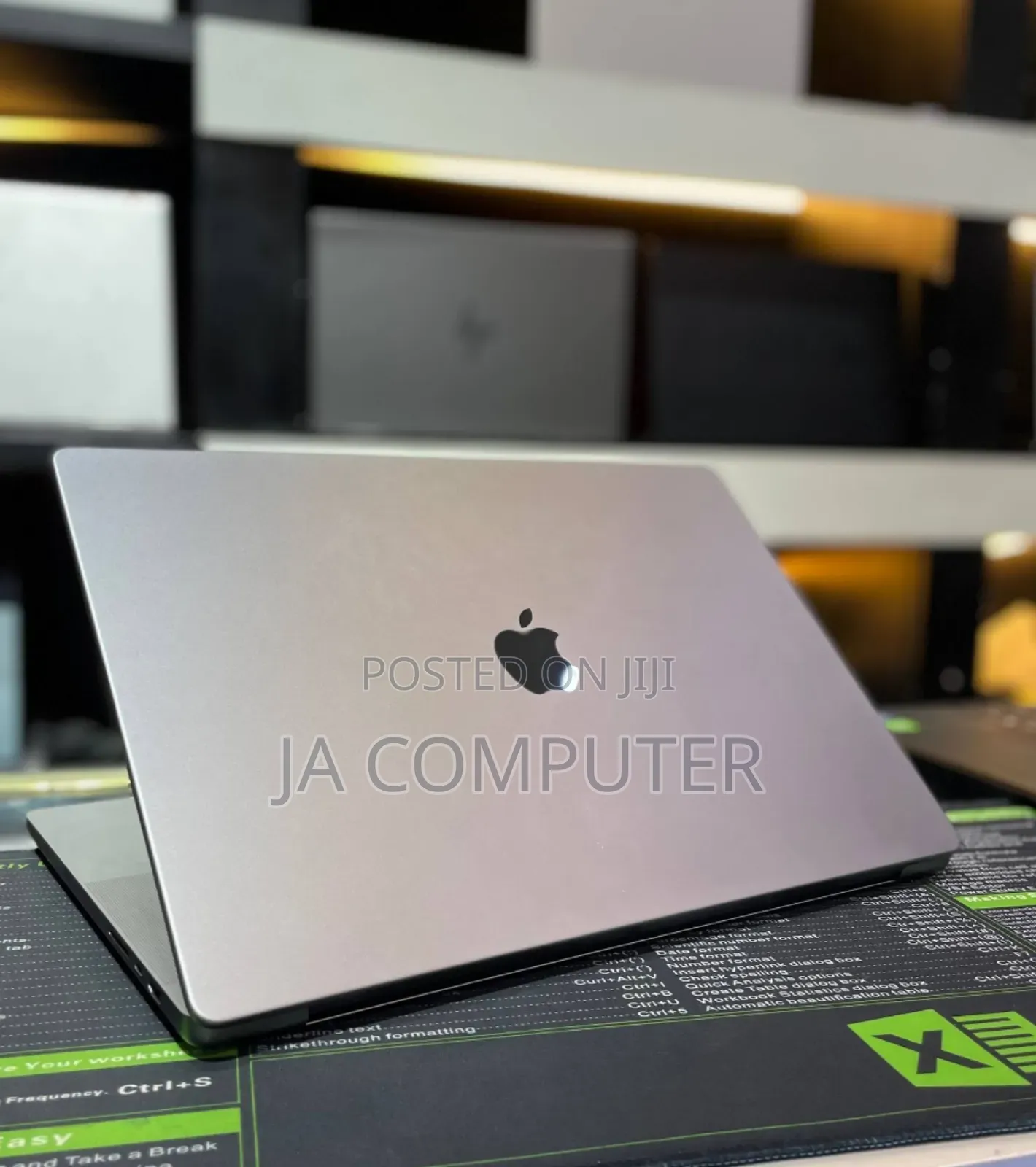 New Laptop Apple MacBook Pro M1 64GB Apple M1 Max SSD 1T