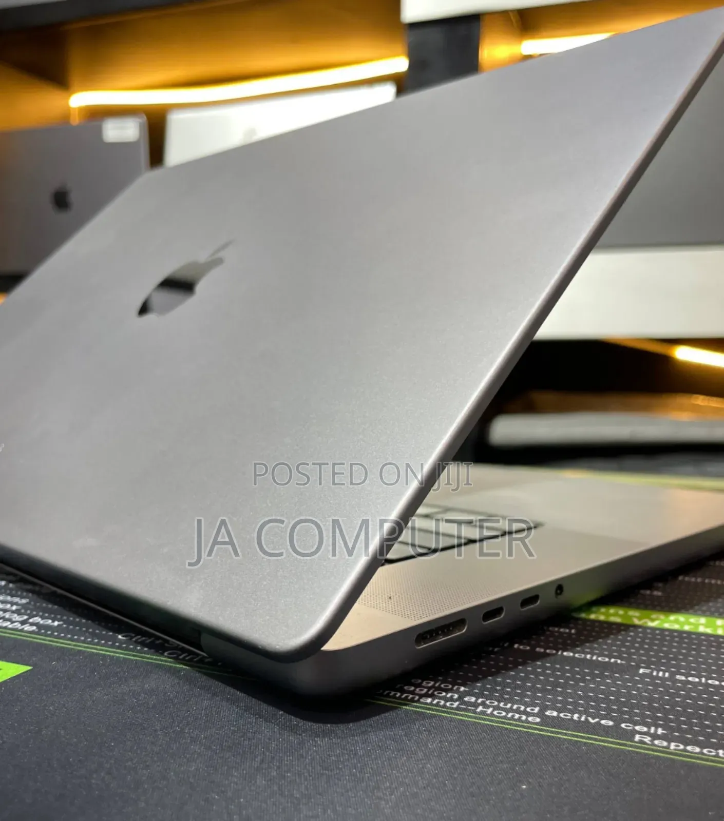 New Laptop Apple MacBook Pro M1 64GB Apple M1 Max SSD 1T