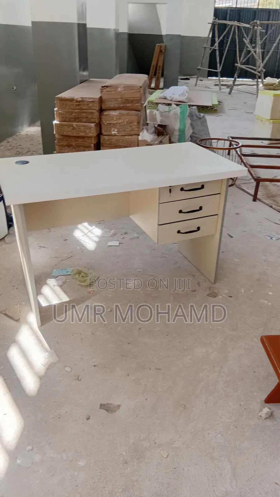 Local Office Table 1.20cm