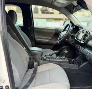 Toyota Tacoma 2018 White