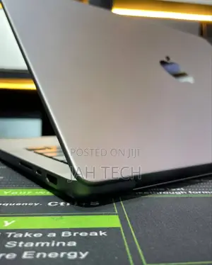 New Laptop Apple MacBook Pro M1 32GB Apple M1 Pro SSD 512GB