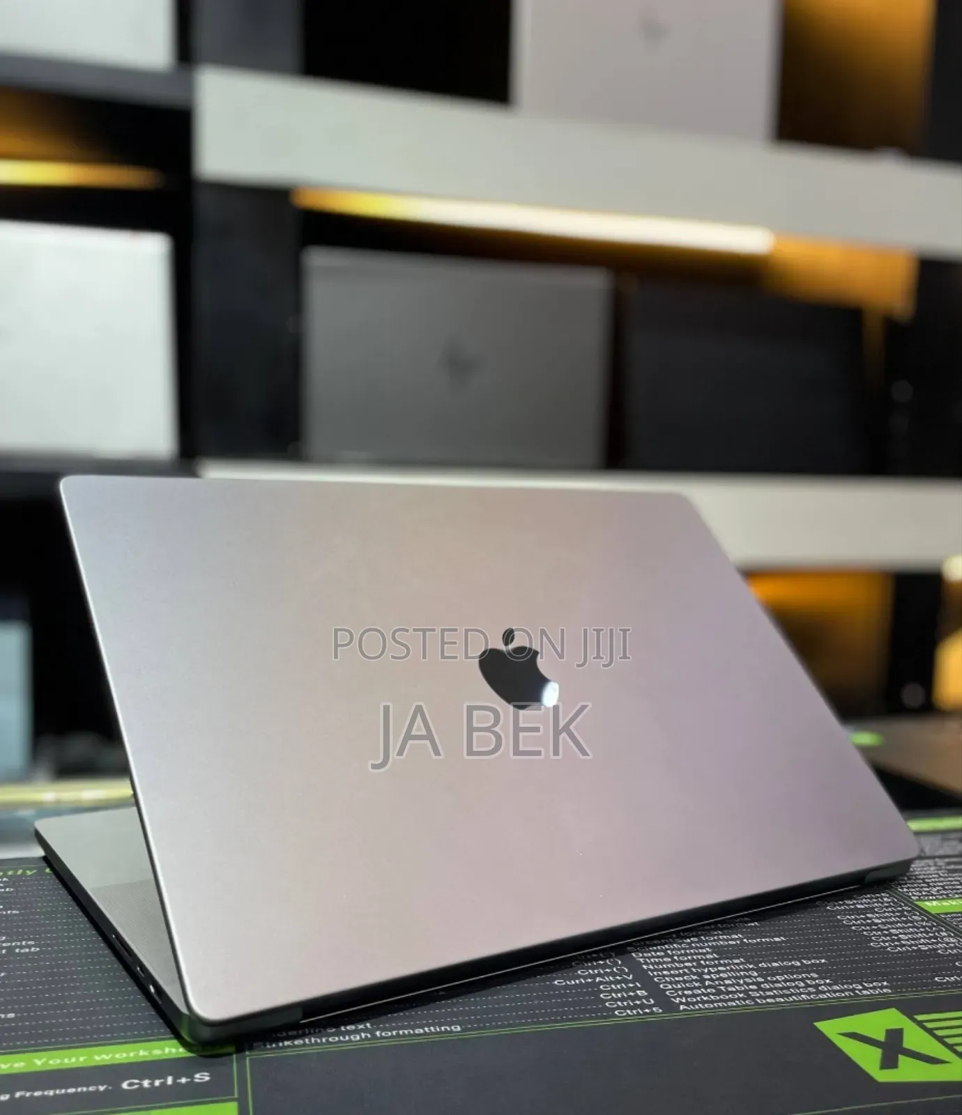 New Laptop Apple MacBook Pro M1 64GB Apple M1 Max SSD 1T