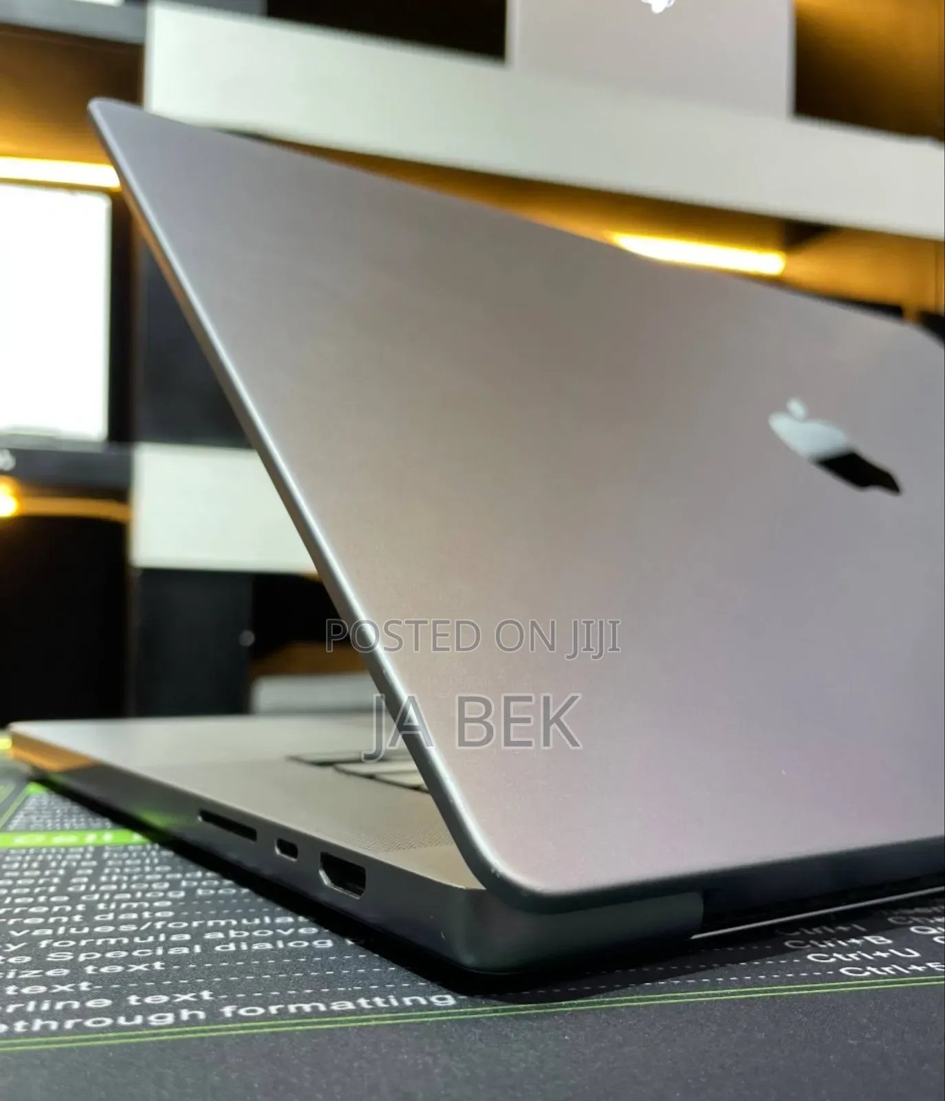 New Laptop Apple MacBook Pro M1 64GB Apple M1 Max SSD 1T