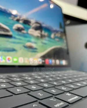 New Laptop Apple MacBook Air 2024 M3 13-Inch 8GB Apple M3 SSD 256GB