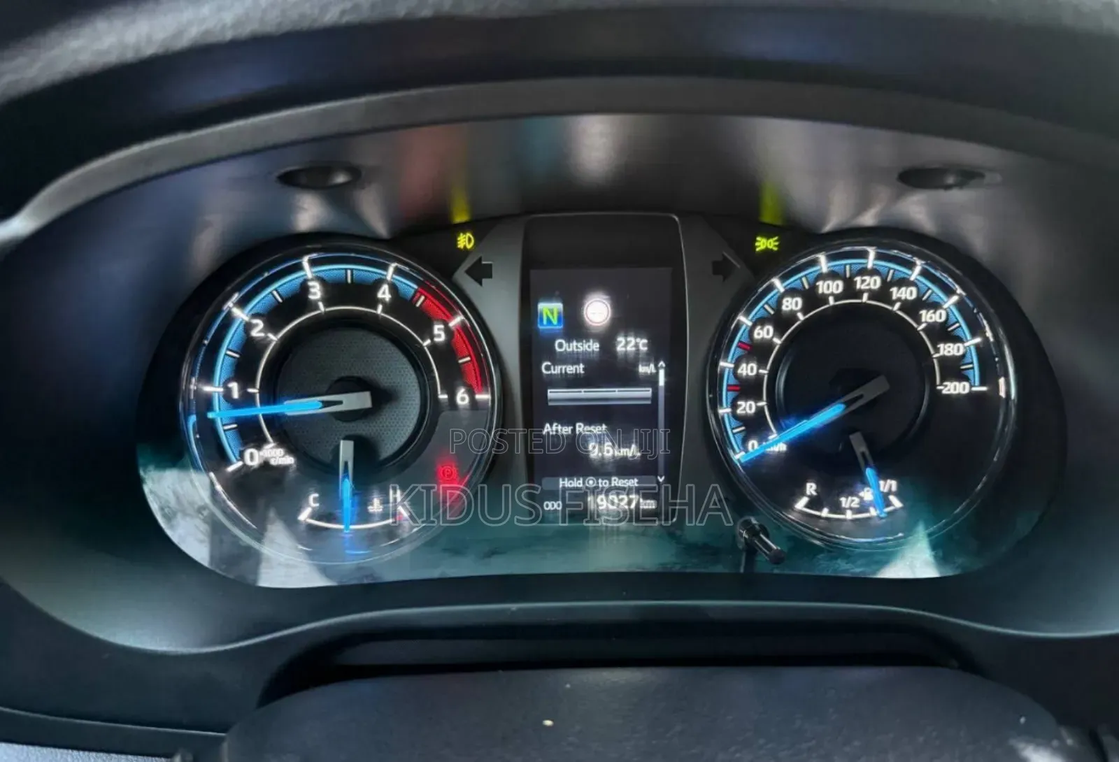 Toyota Hilux 2022 Silver