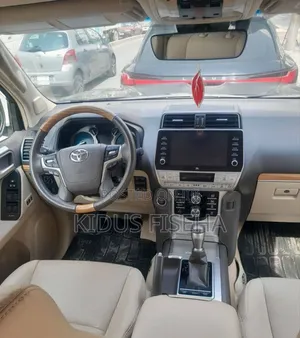 Toyota Land Cruiser Prado 2.8 2023 Brown