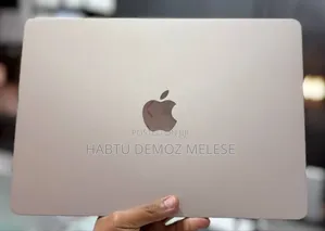 New Apple MacBook Air 2025 M4 13-Inch 16GB Intel Core I5 SSD 256GB