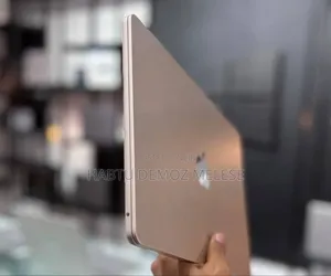 New Apple MacBook Air 2025 M4 13-Inch 16GB Intel Core I5 SSD 256GB