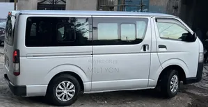 Toyota HiAce 2016 Silver