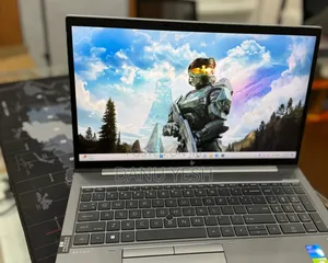 New Laptop HP ZBook Firefly G8 16GB Intel Core I7 SSD 512GB