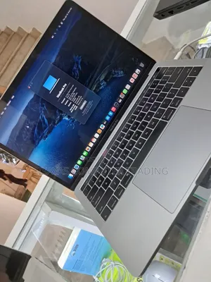 New Laptop Apple MacBook Pro 2017 16GB Intel Core I5 SSD 256GB