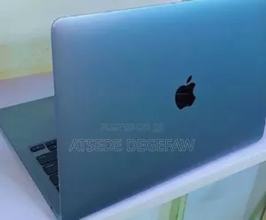 New Laptop Apple MacBook Pro M1 8GB Intel Core I7 SSD 256GB