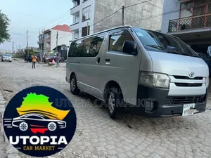Toyota HiAce 2018 Silver