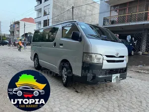Toyota HiAce 2018 Silver