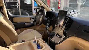 Hyundai H1 2014 Rental