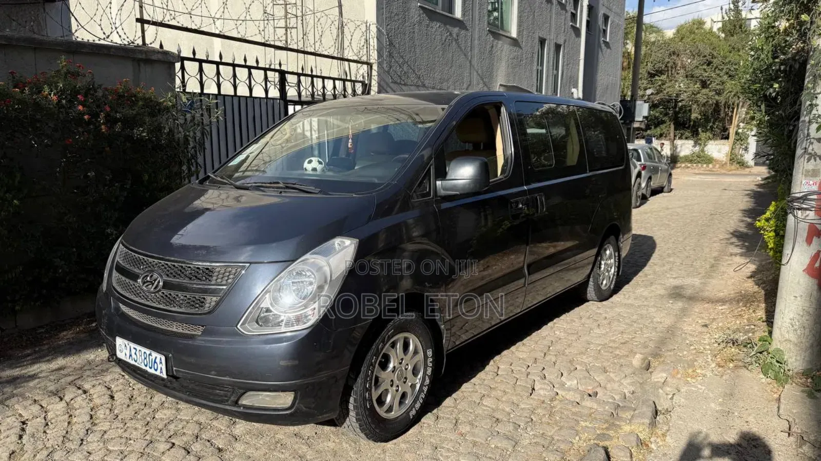 Hyundai H1 2014 Rental