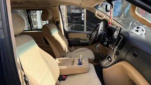 Hyundai H1 2014 Rental