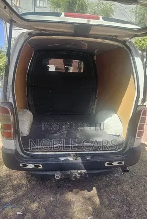 Toyota HiAce 2009 White