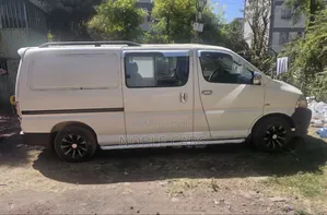 Toyota HiAce 2009 White