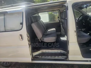 Toyota HiAce 2009 White