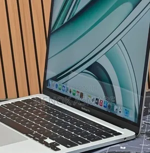 New Laptop Apple MacBook Pro 8GB Apple M2 SSD 256GB