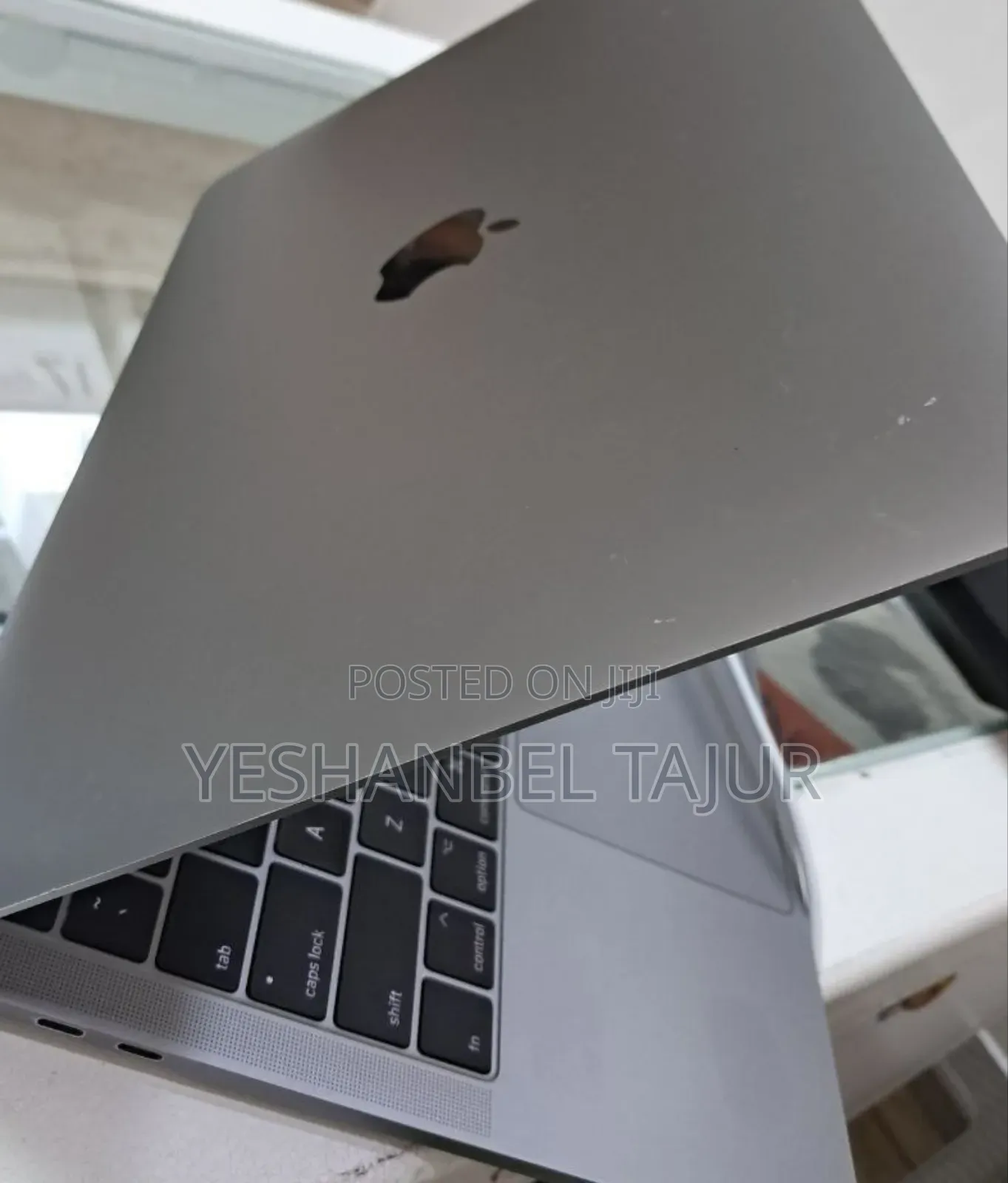 New Laptop Apple MacBook Pro 2017 16GB Intel Core I5 SSD 256GB