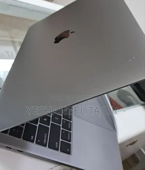 New Laptop Apple MacBook Pro 2017 16GB Intel Core I5 SSD 256GB