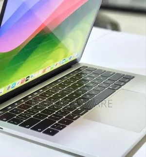 New Laptop Apple MacBook Pro 8GB Intel Core I5 SSD 256GB