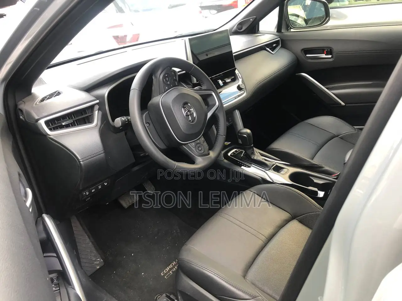 New Toyota Corolla Hybrid SE 2025 Gray