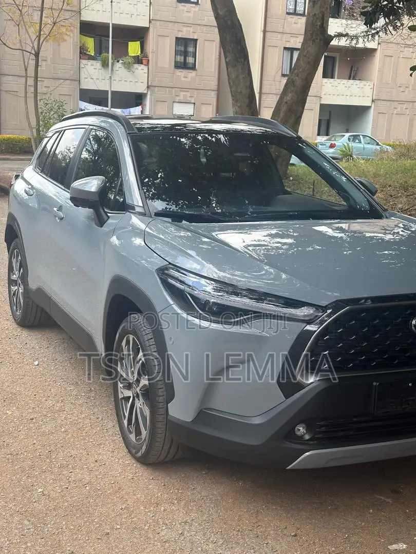 New Toyota Corolla Hybrid SE 2025 Gray