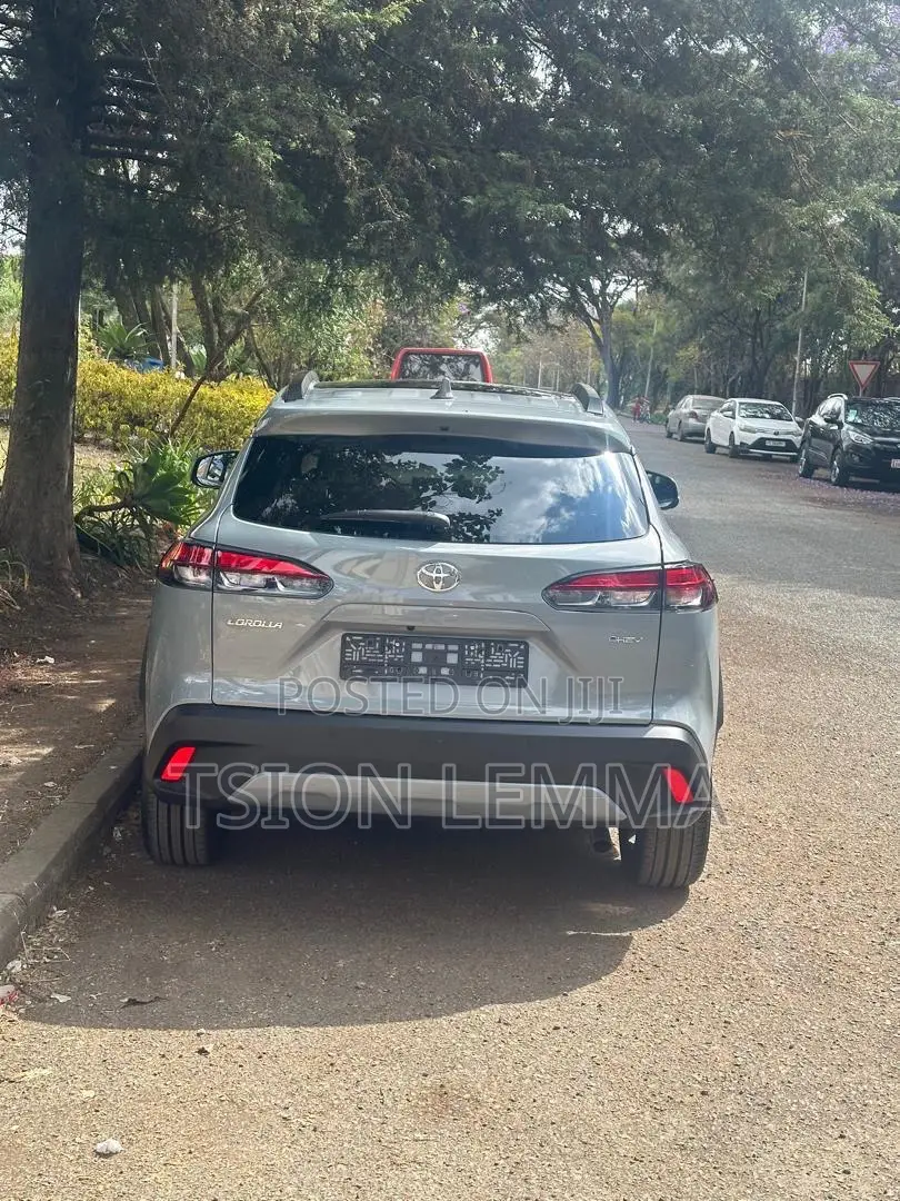 New Toyota Corolla Hybrid SE 2025 Gray