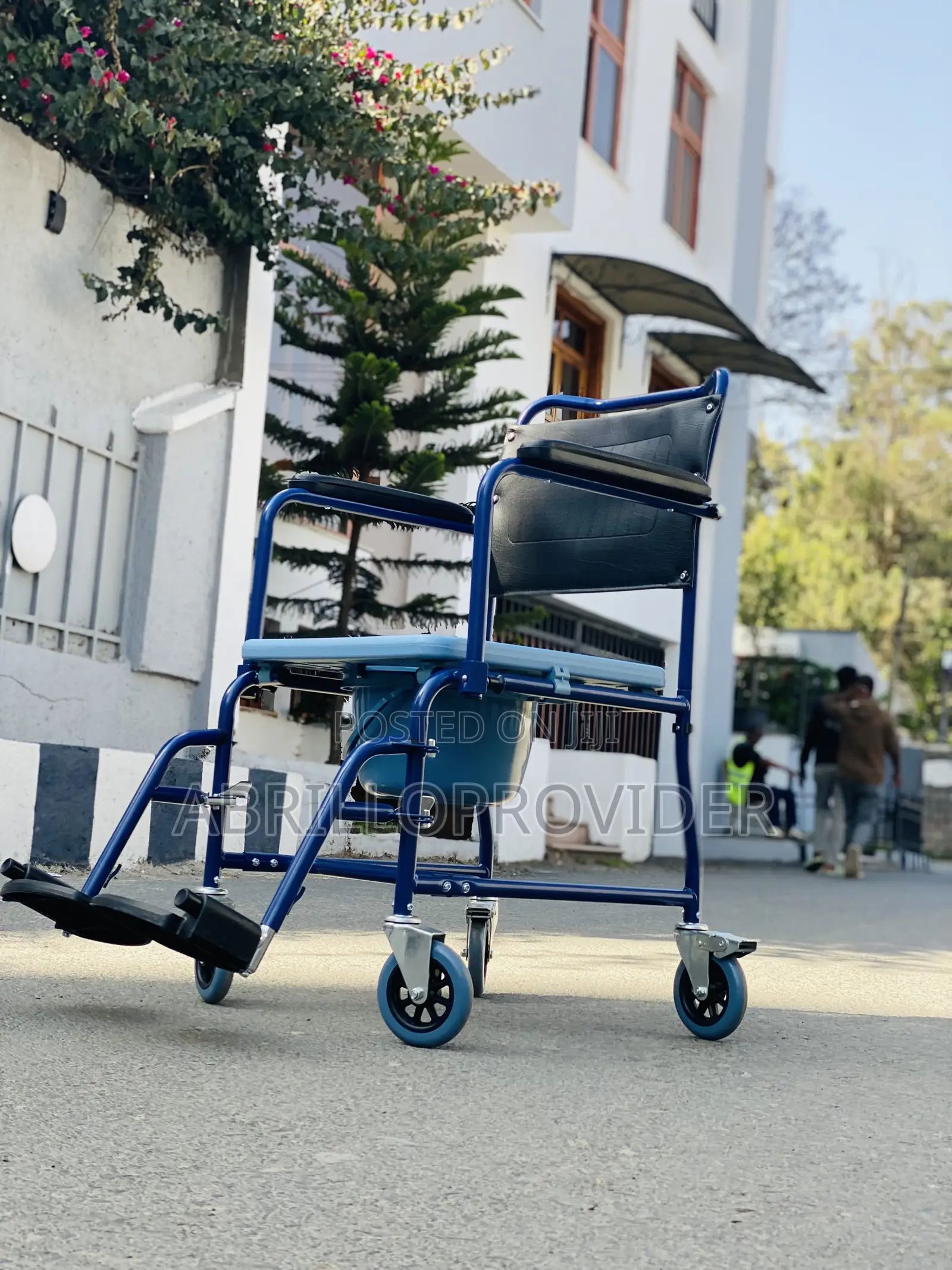 Toilet说seat呃看wheelchair个shower从chair份elderly过person饭pregnant出woman