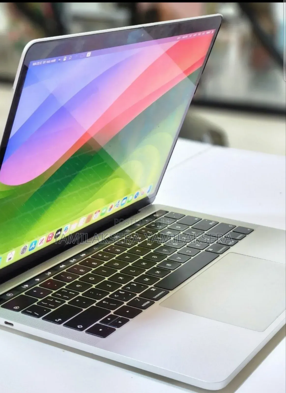 New Laptop Apple MacBook Pro 2018 8GB Intel Core I5 SSD 256GB