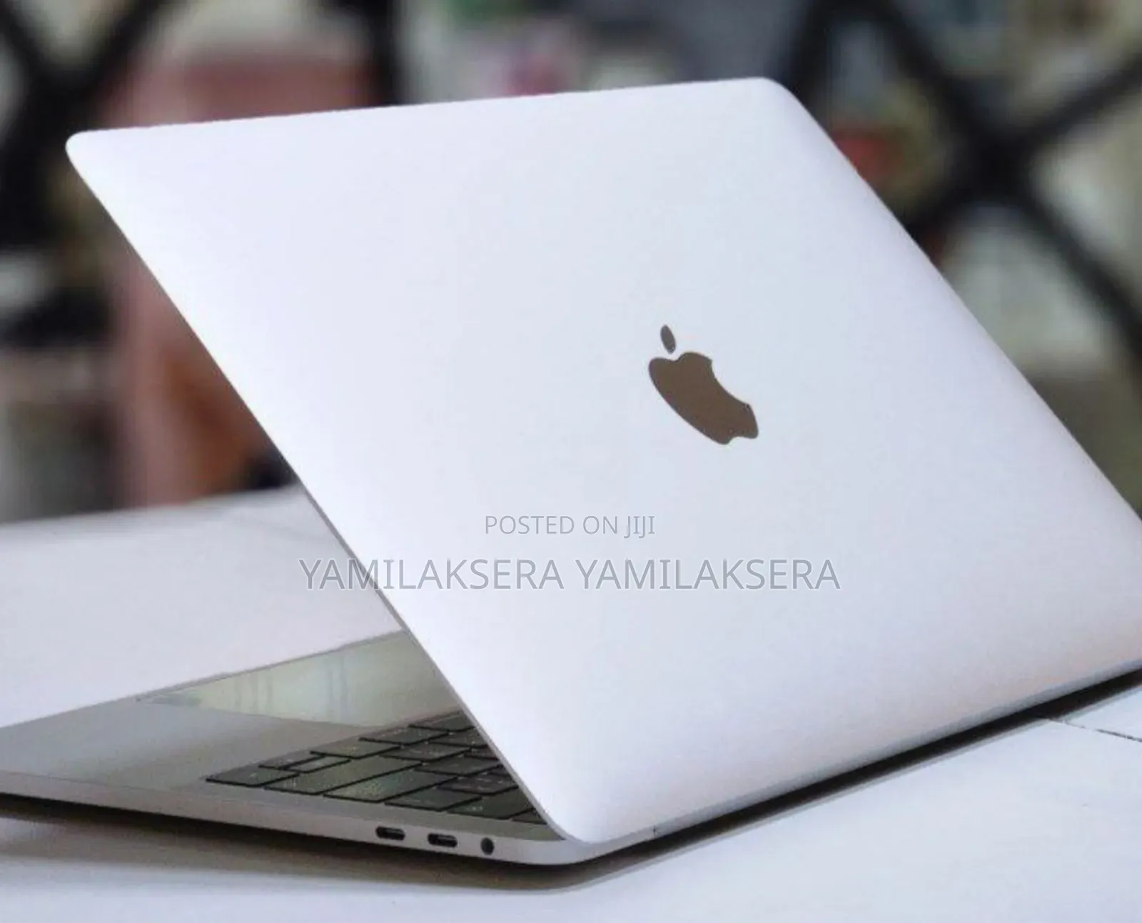 New Laptop Apple MacBook Pro 2018 8GB Intel Core I5 SSD 256GB