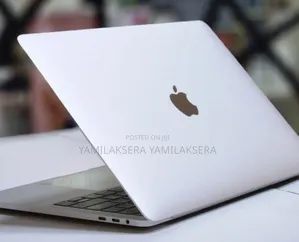 New Laptop Apple MacBook Pro 2018 8GB Intel Core I5 SSD 256GB