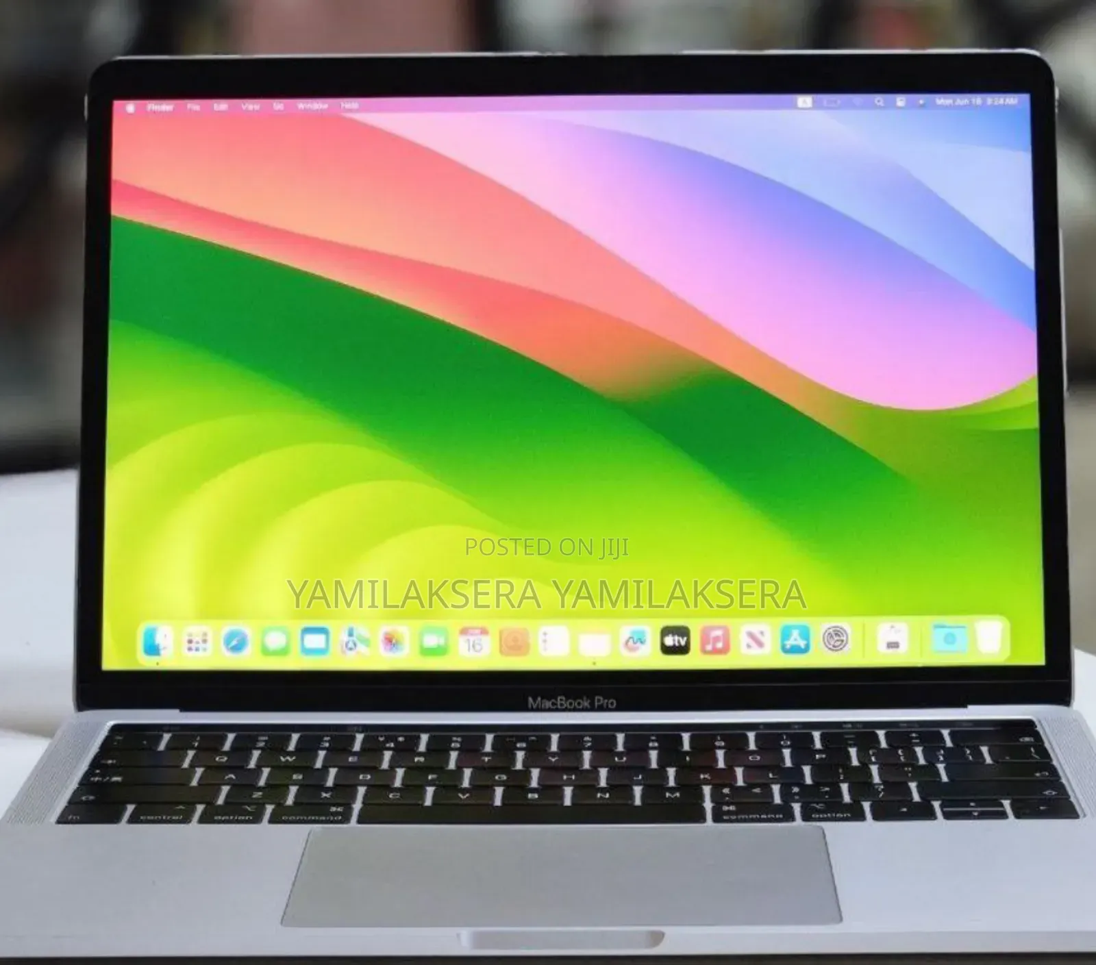 New Laptop Apple MacBook Pro 2018 8GB Intel Core I5 SSD 256GB