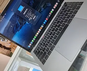 New Laptop Apple MacBook Pro 2017 16GB Intel Core I5 SSD 256GB