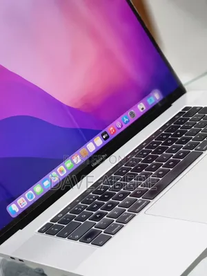 New Laptop Apple MacBook Pro 2019 16GB Intel Core I7 SSD 512GB