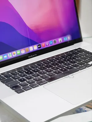 New Laptop Apple MacBook Pro 2019 16GB Intel Core I7 SSD 512GB