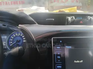 Toyota Hilux Revo Double Cab Deisel 2.4 AWD 2018 White