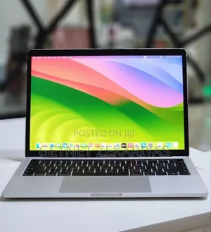 New Laptop Apple MacBook Pro 2018 8GB Intel Core I5 SSD 256GB