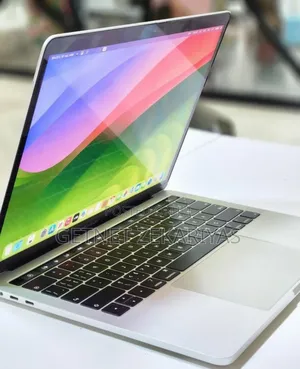 New Laptop Apple MacBook Pro 2018 8GB Intel Core I5 SSD 256GB